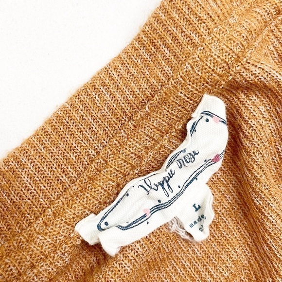 Hippie Rose gold striped high low ribbed v-neck tee - Picture 3 of 5